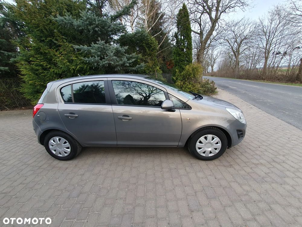 Opel Corsa 1.4 16V 150 Jahre - 3