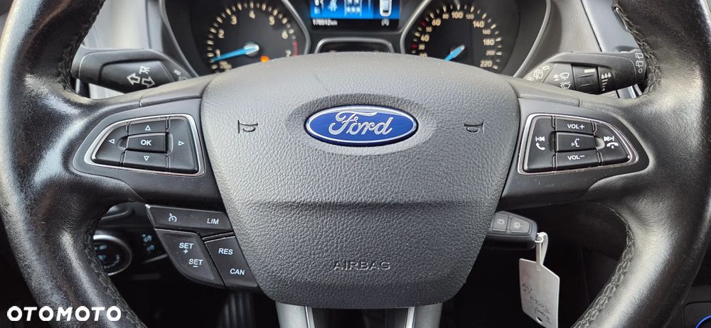 Ford Focus 1.0 EcoBoost Titanium - 23