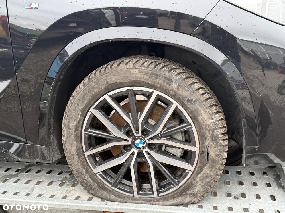 BMW iX1 xDrive30 M Sportpaket - 5