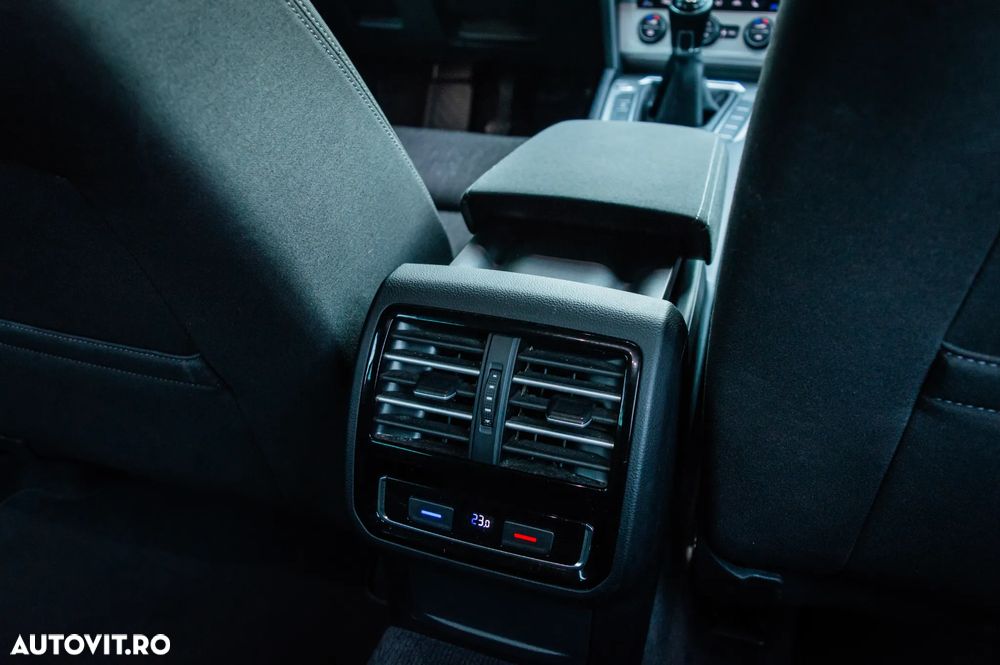 Volkswagen Passat 2.0 TDI SCR Highline - 29