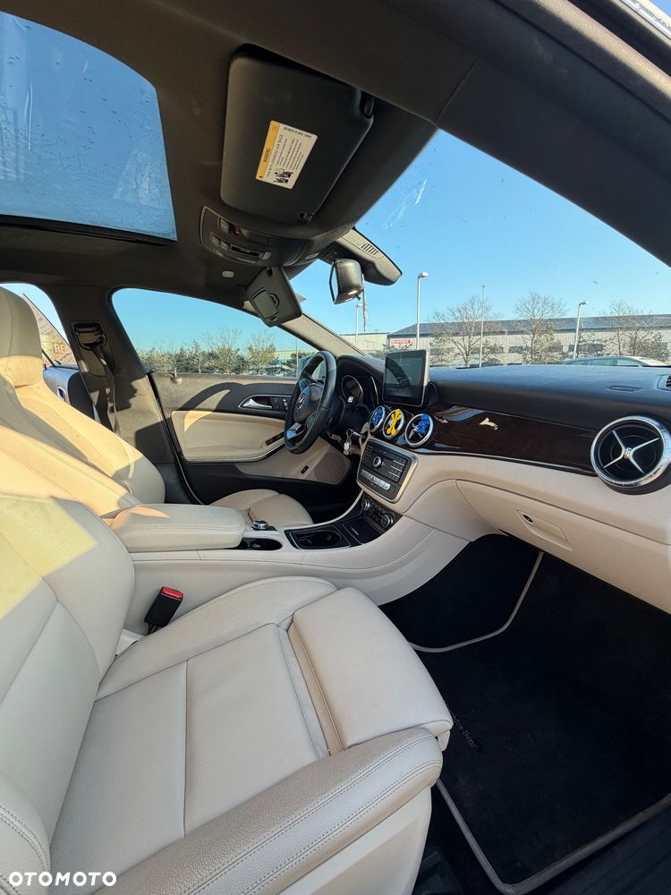 Mercedes-Benz CLA 250 7G-DCT - 15