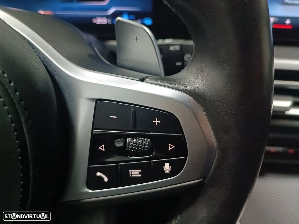 BMW 320 e Pack Desportivo M Auto - 37