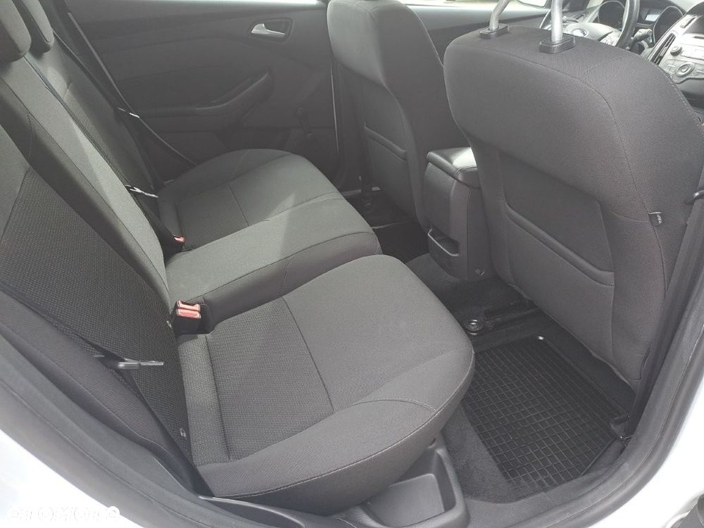 Ford Focus 1.6 Trend - 18