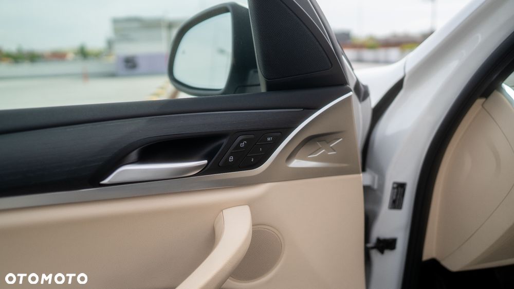 BMW X3 xDrive30i Luxury Line - 19