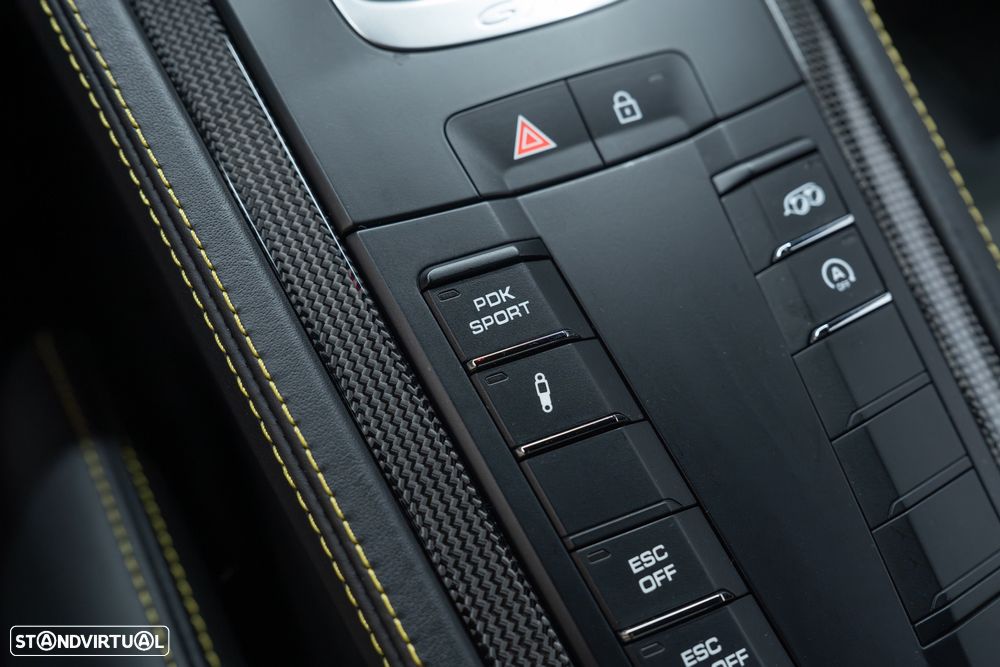 Porsche 718 Cayman GT4 PDK - 39