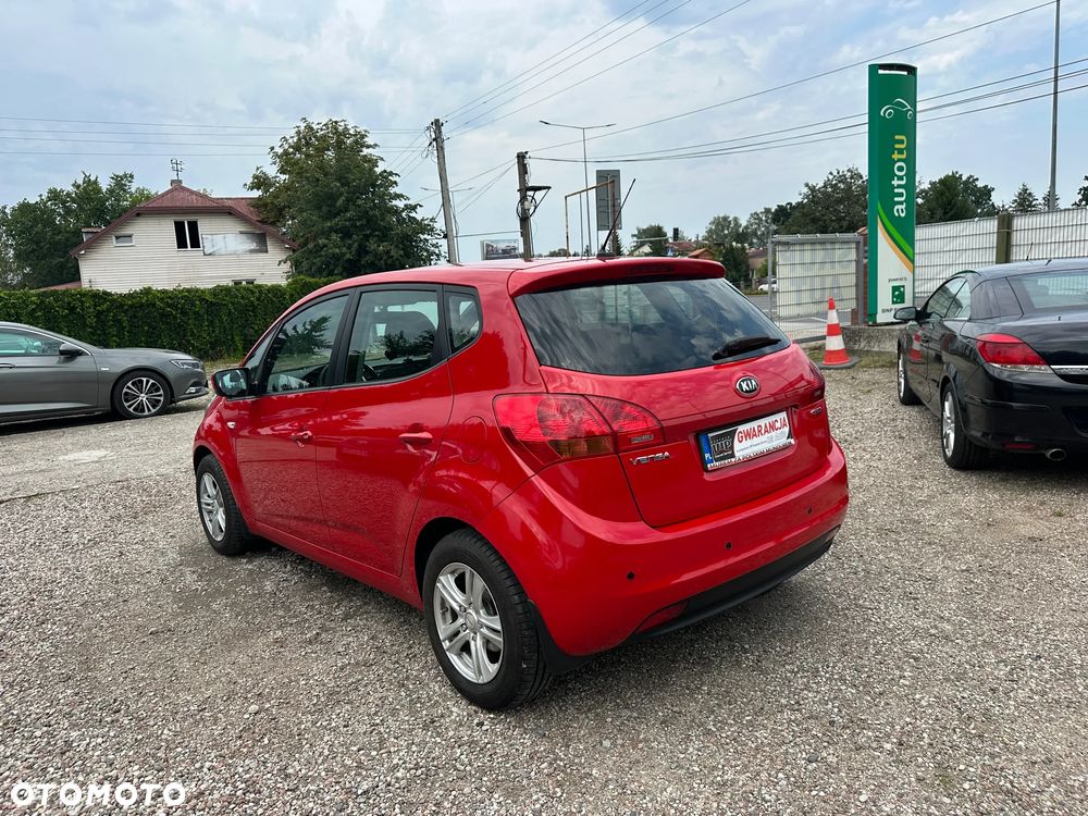 Kia Venga - 8