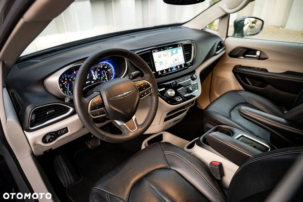 Chrysler Pacifica - 8