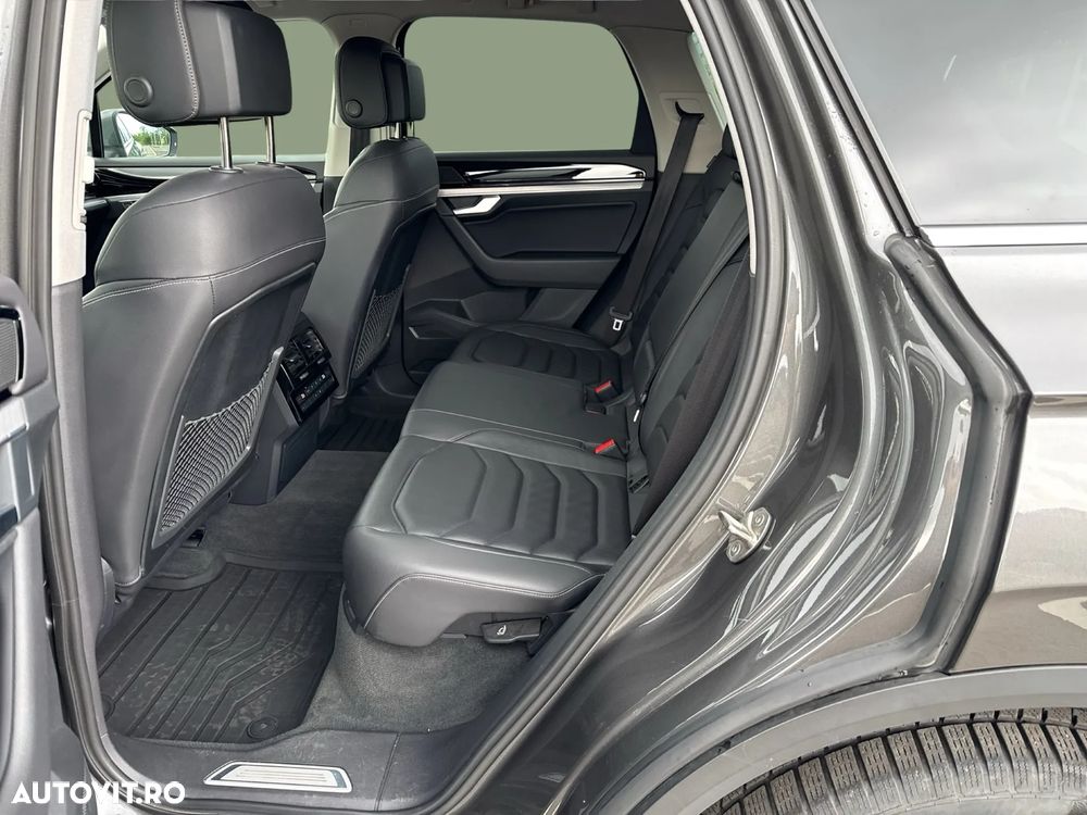 Volkswagen Touareg V6 TDI 4MOTION Elegance - 31