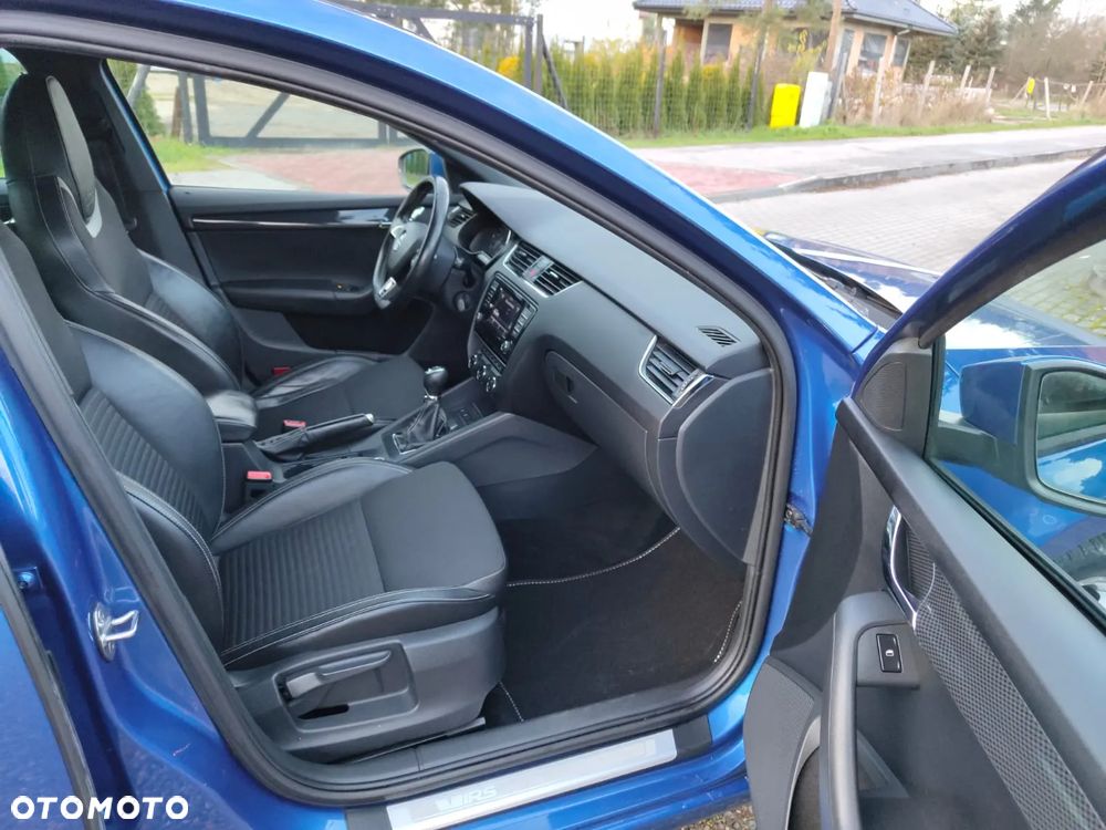 Skoda Octavia Combi 2.0 TDI RS - 16