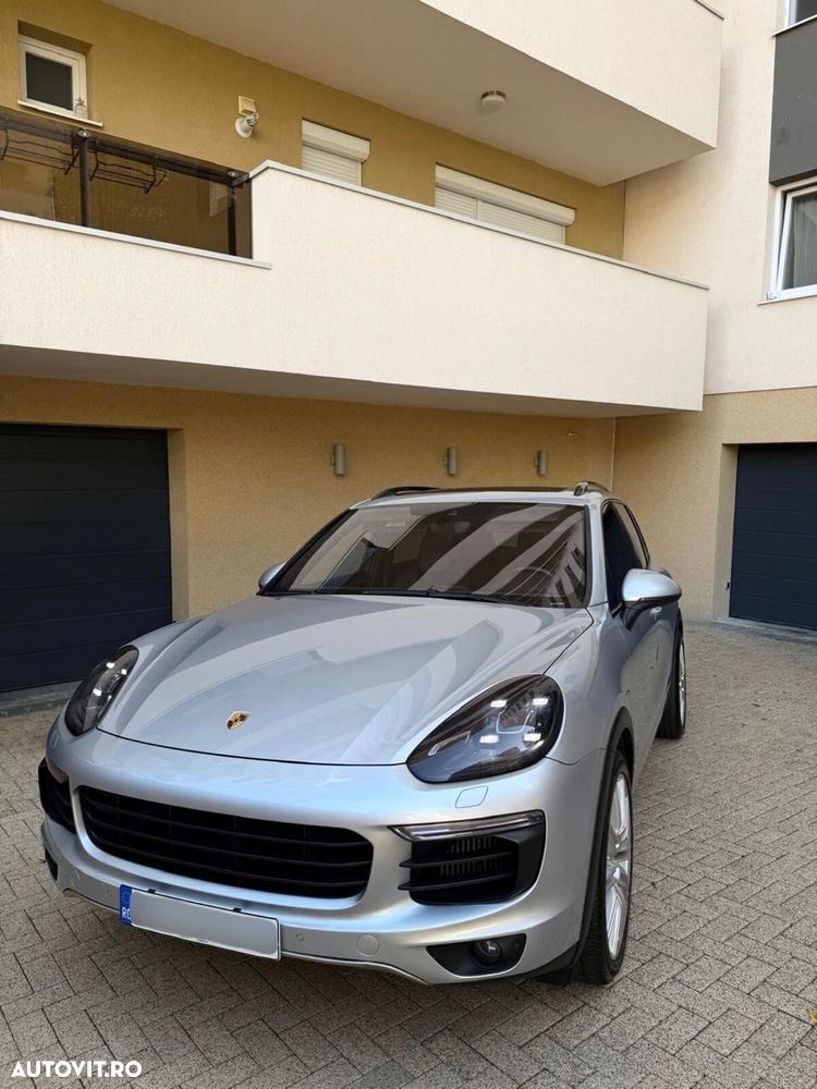 Porsche Cayenne 3.0 L - 2