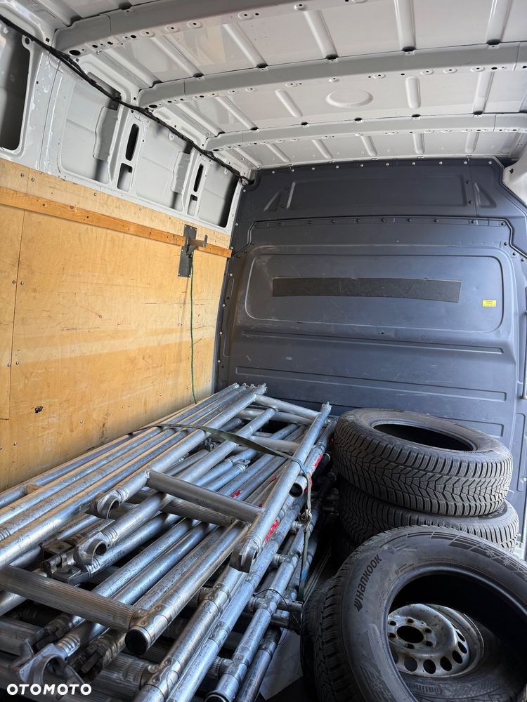 Mercedes-Benz Sprinter - 6