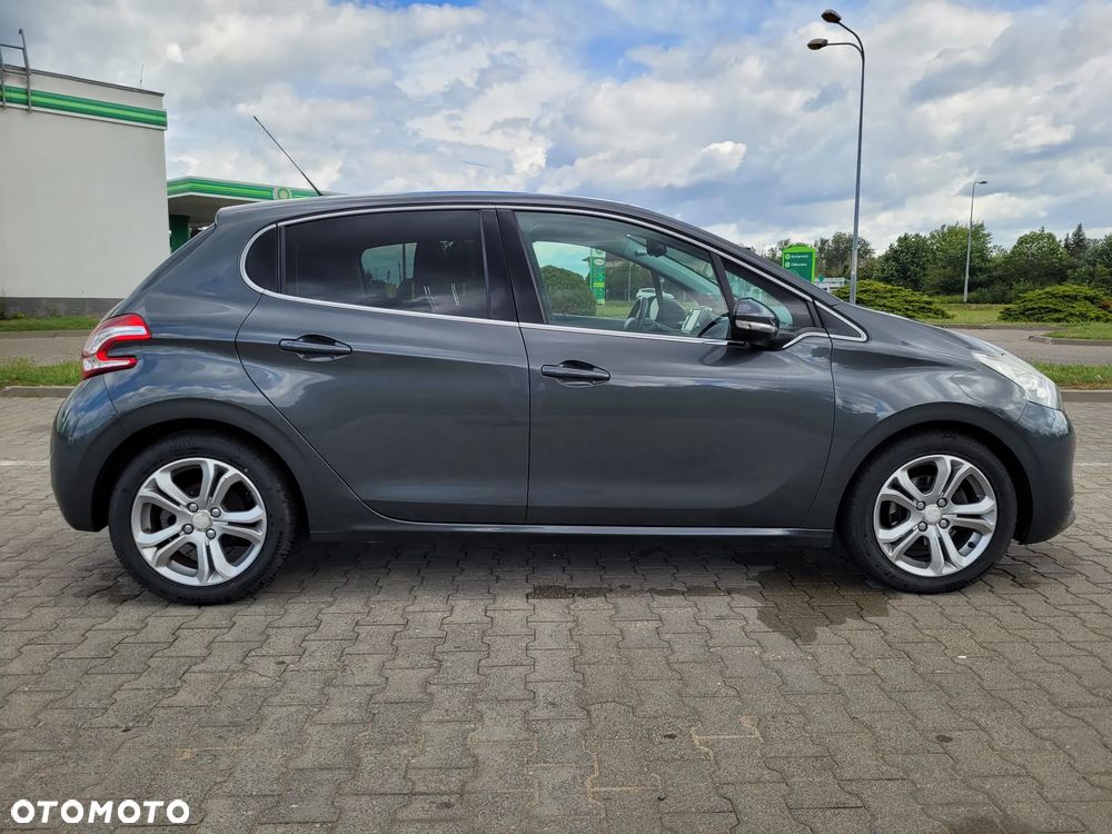 Peugeot 208 - 3