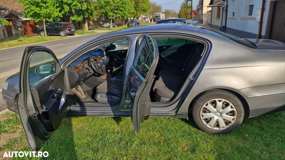 Volkswagen Passat 2.0 TDI Comfortline - 9