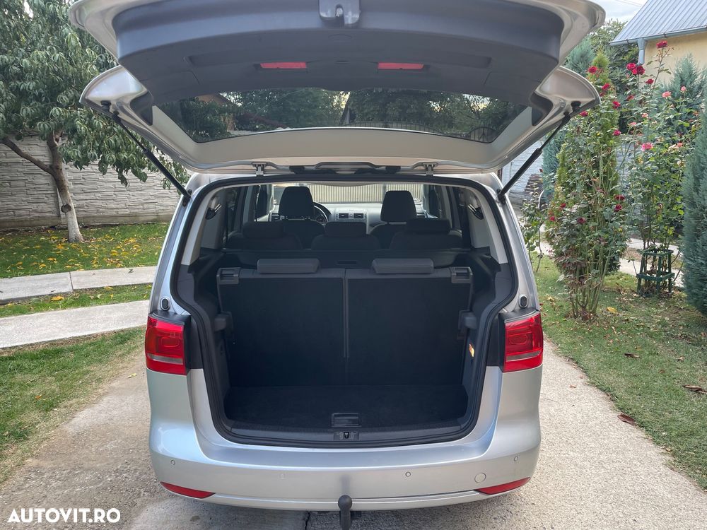 Volkswagen Touran - 16