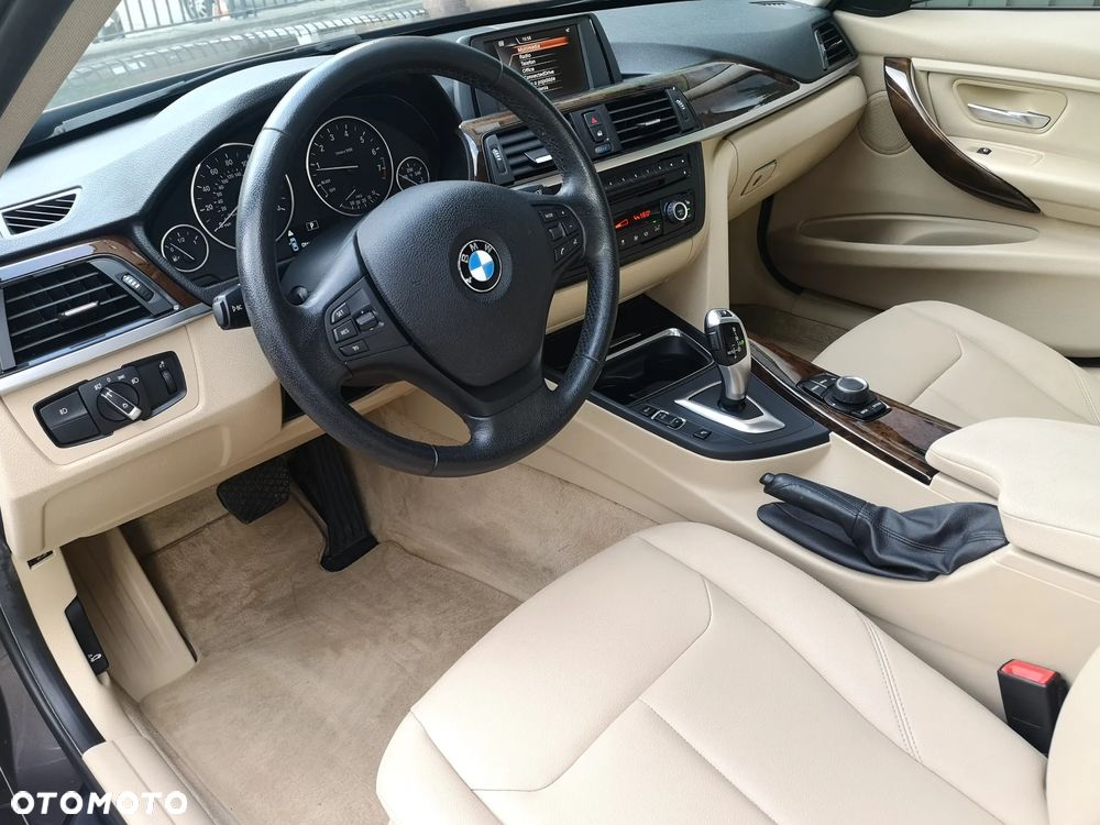 BMW Seria 3 320i Luxury Line - 11
