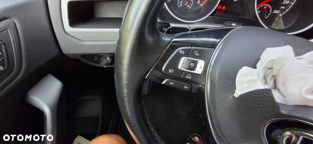 Volkswagen Touran 2.0 TDI SCR DSG Join - 18