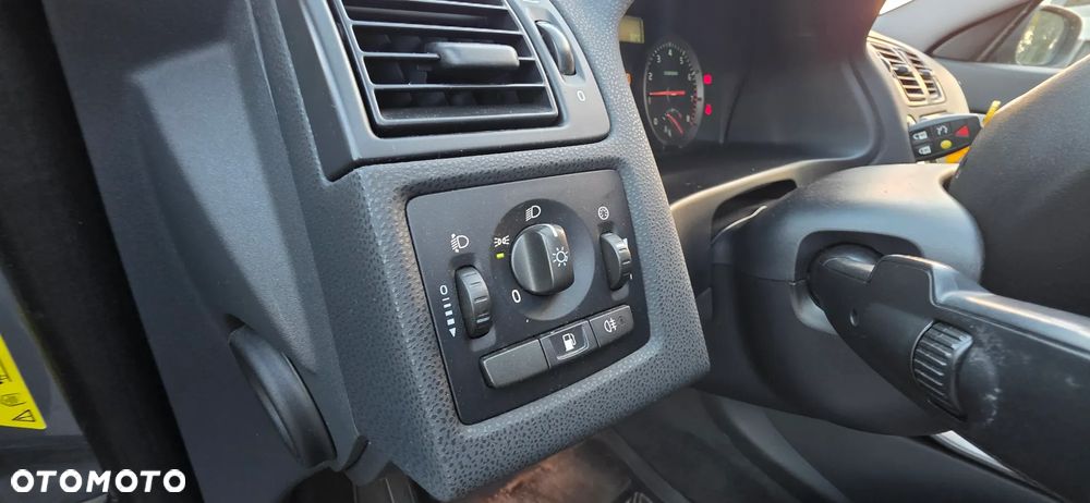 Volvo S40 1.8 - 12