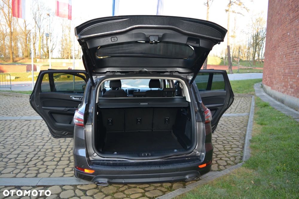 Ford S-Max 2.0 TDCi Titanium PowerShift - 15