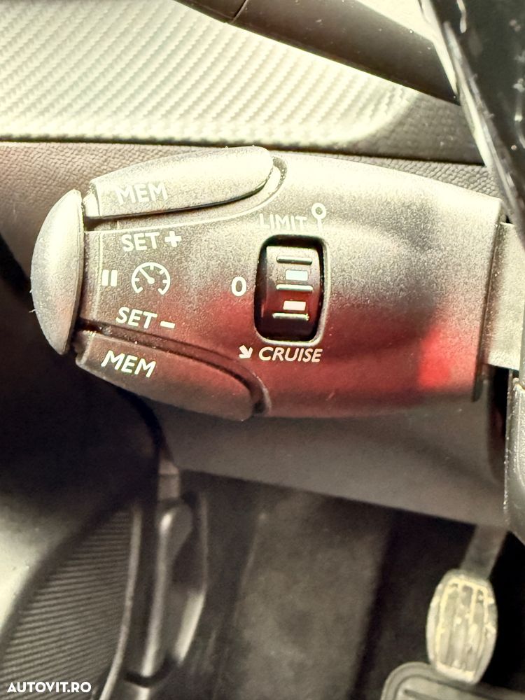 Peugeot 208 1.2 L PureTech STT Active Pack - 13