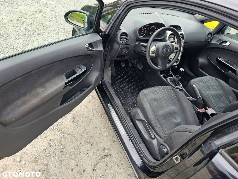 Opel Corsa 1.2 16V Cosmo - 12