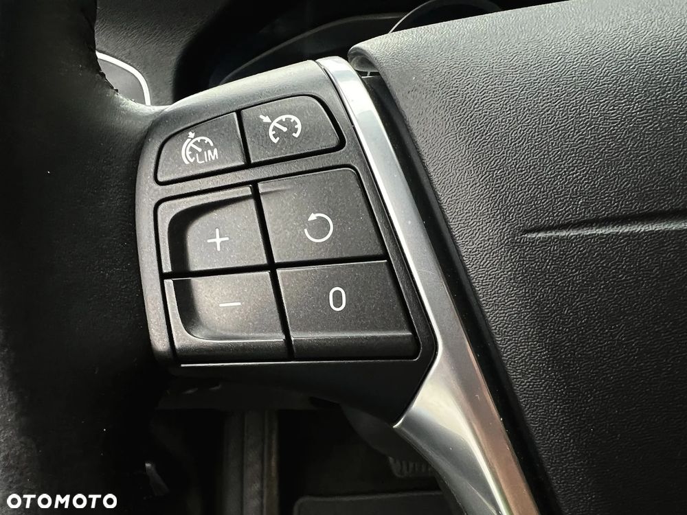 Volvo V60 D4 Drive-E Momentum - 27