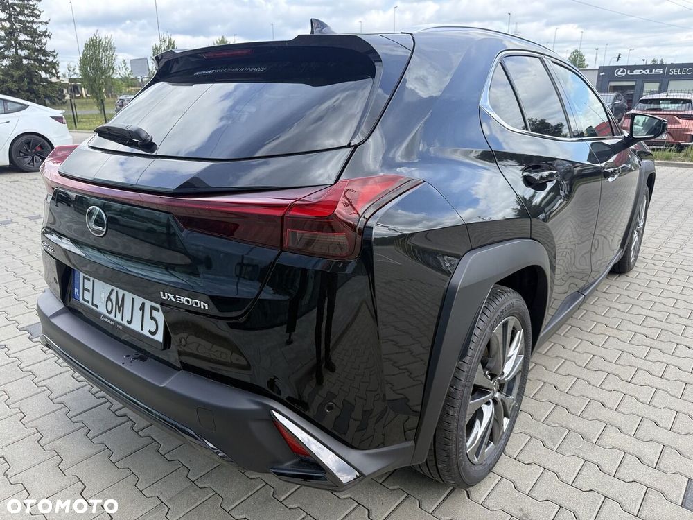Lexus UX 300h F Sport Design - 6
