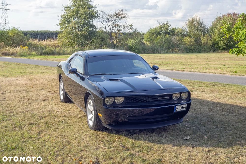 Dodge Challenger - 12