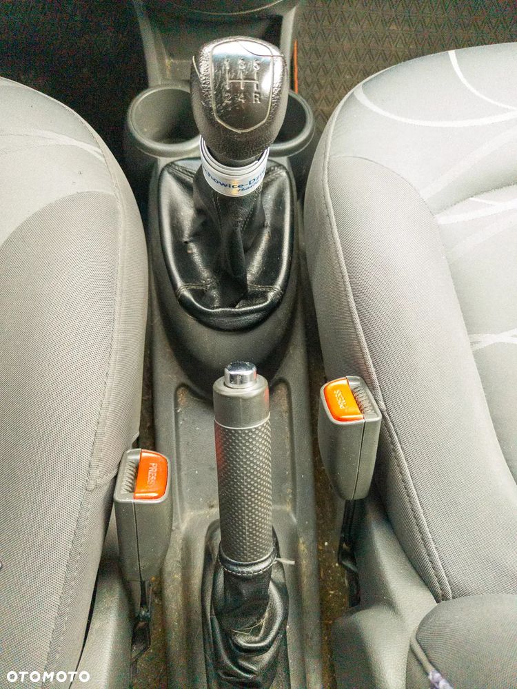 Chevrolet Spark 1.0 LS - 24