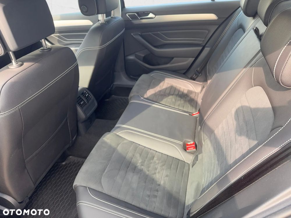 Volkswagen Passat - 10