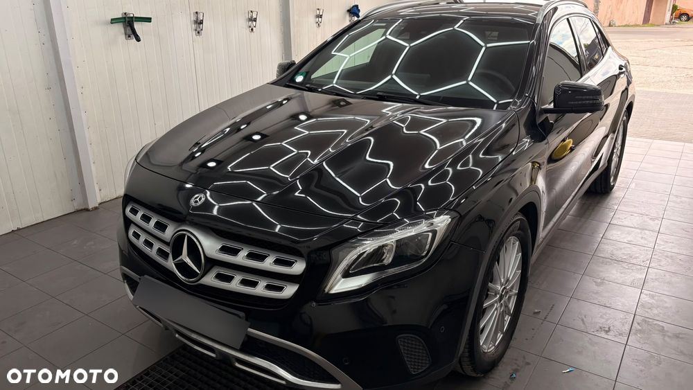 Mercedes-Benz GLA 220 d 4-Matic - 14