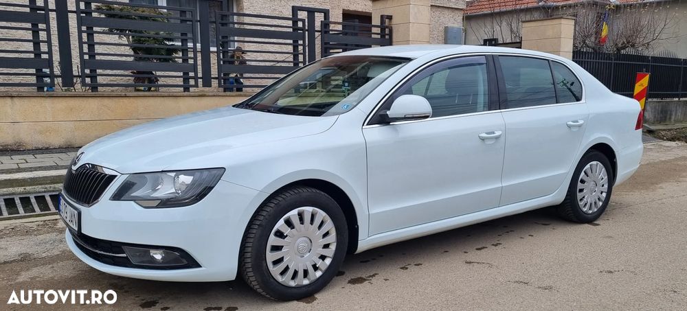 Skoda Superb 2.0 TDI DSG Elegance - 3