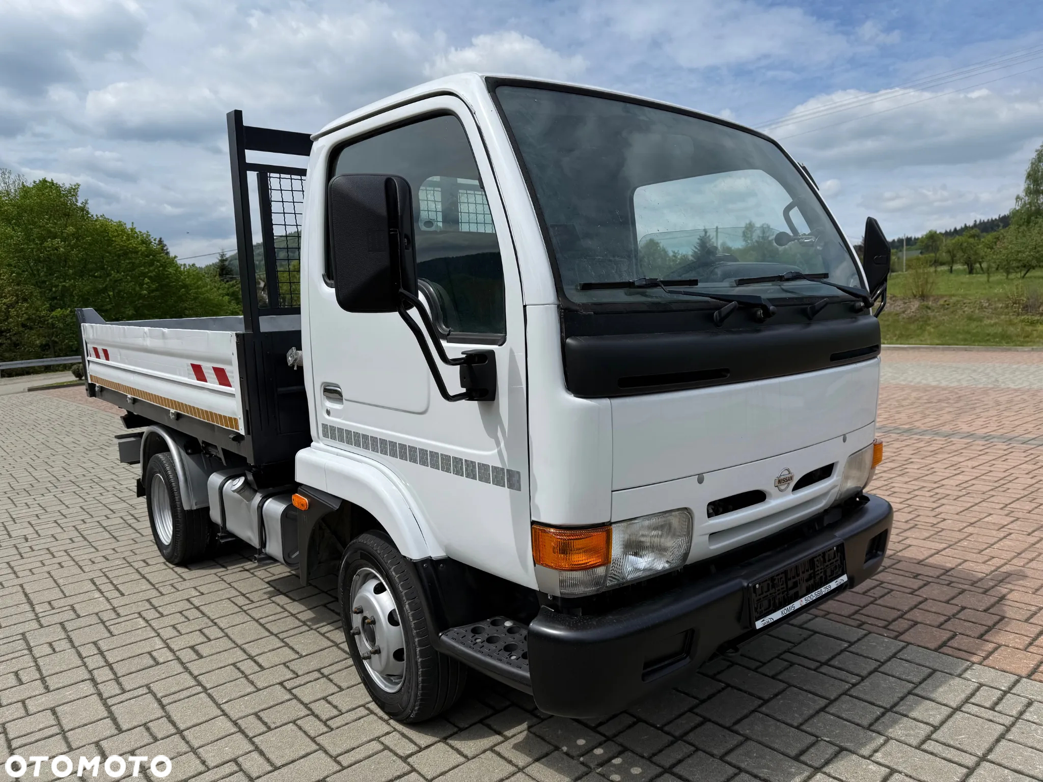 Nissan Cabstar - 3