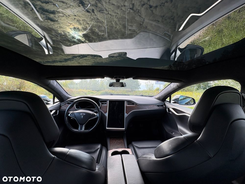 Tesla Model S - 22