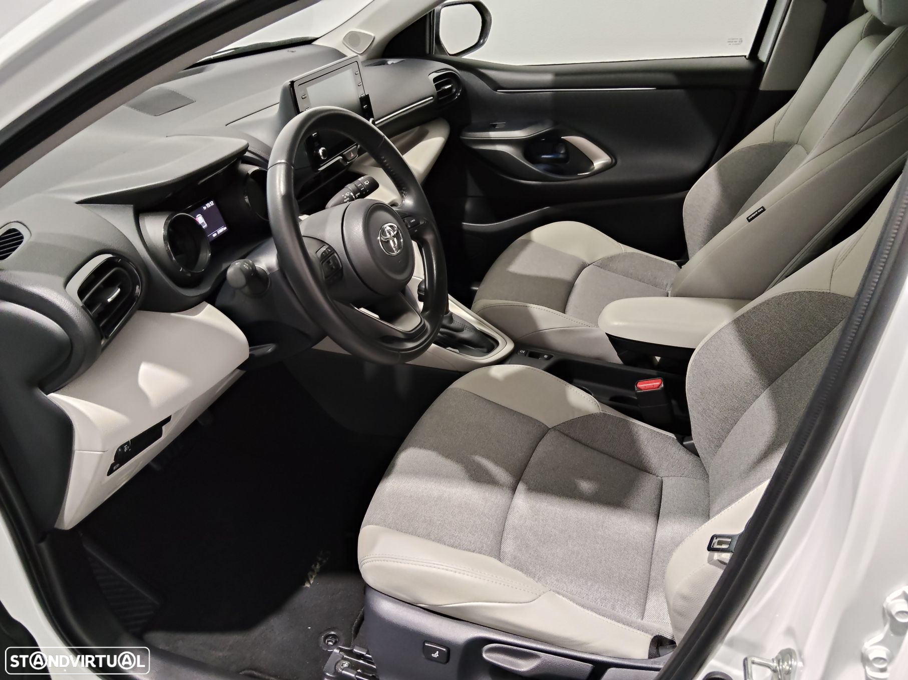 Toyota Yaris 1.5 HDF Luxury - 12