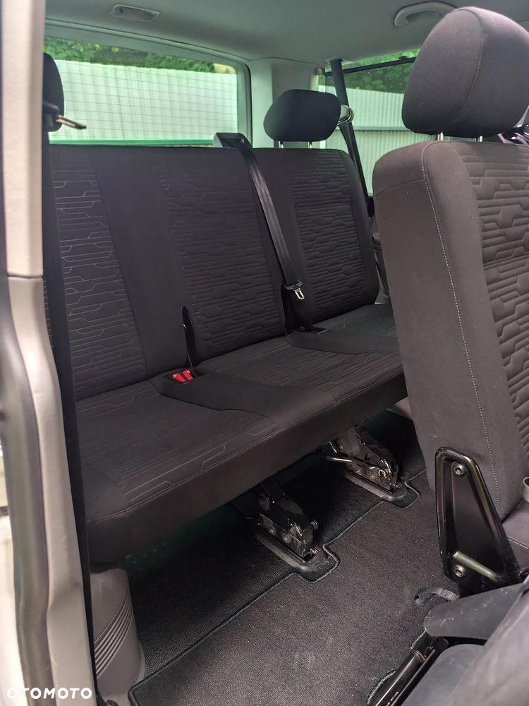 Volkswagen Caravelle - 17