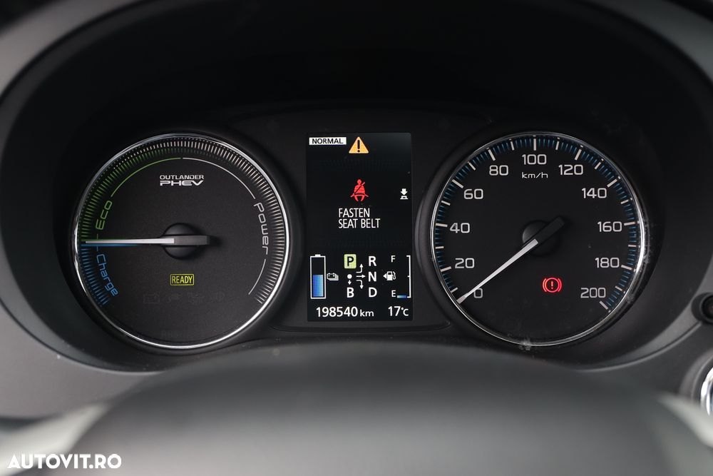 Mitsubishi Outlander 2.0 4WD Plug-In Hybrid - 19