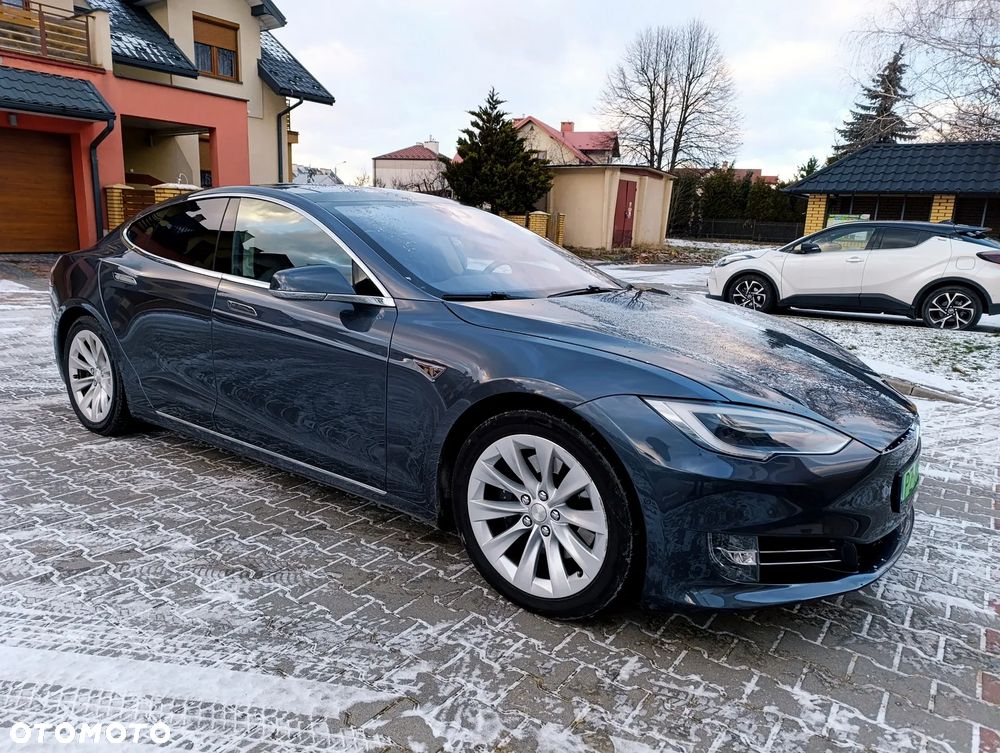 Tesla Model S - 9