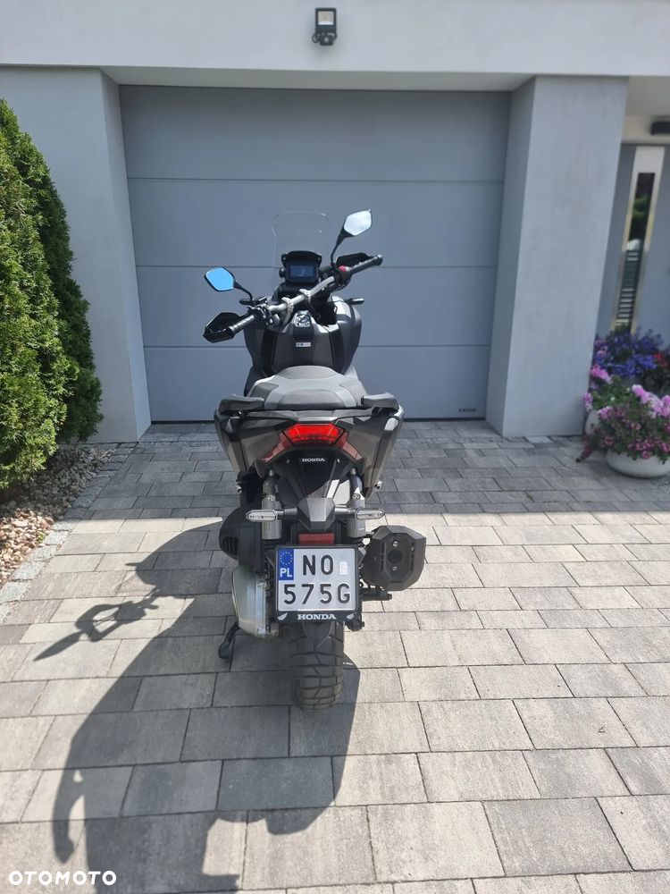 Honda ADV350 - 4