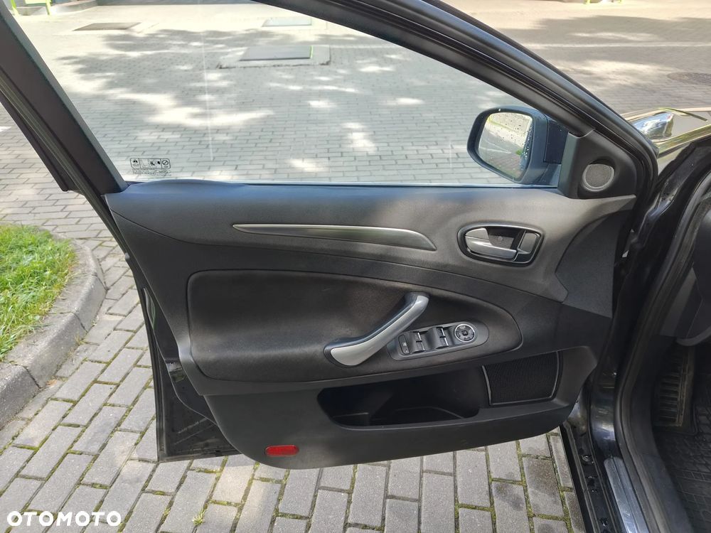 Ford Mondeo 2.0 TDCi Ghia - 24