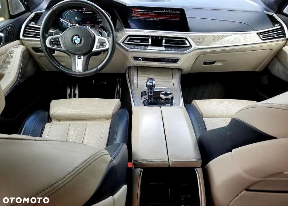 BMW X7 - 7