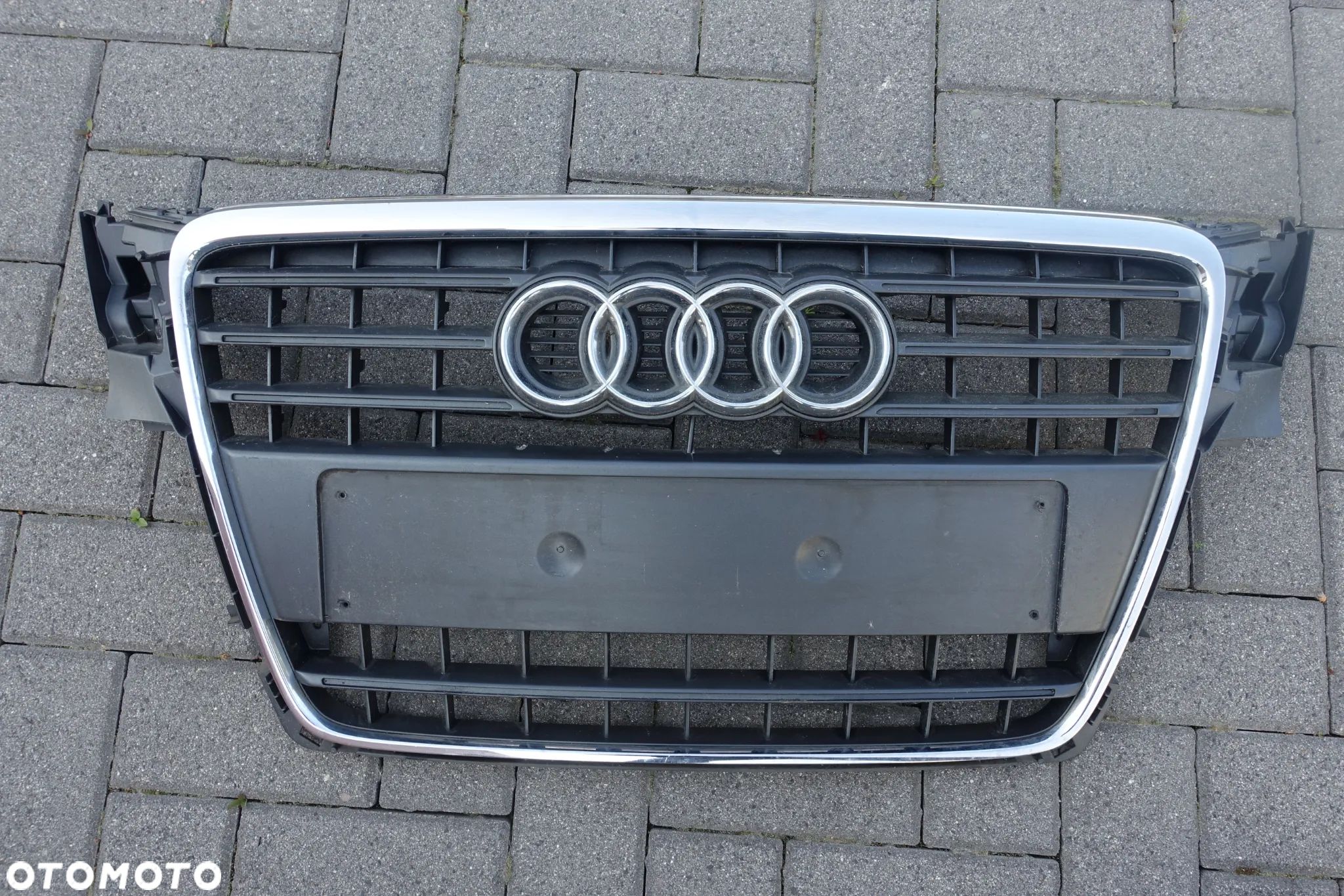 ATRAPA GRILL AUDI A4 B8 07-11r. - 1
