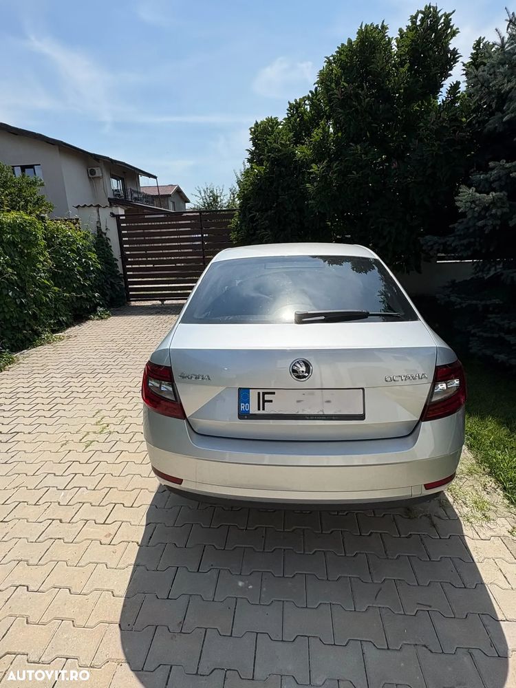 Skoda Octavia 2.0 TDI Style - 6