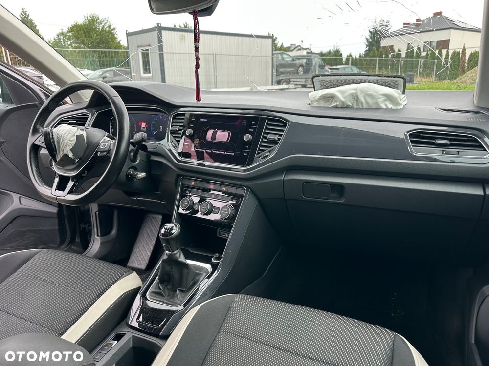 Volkswagen T-Roc - 22
