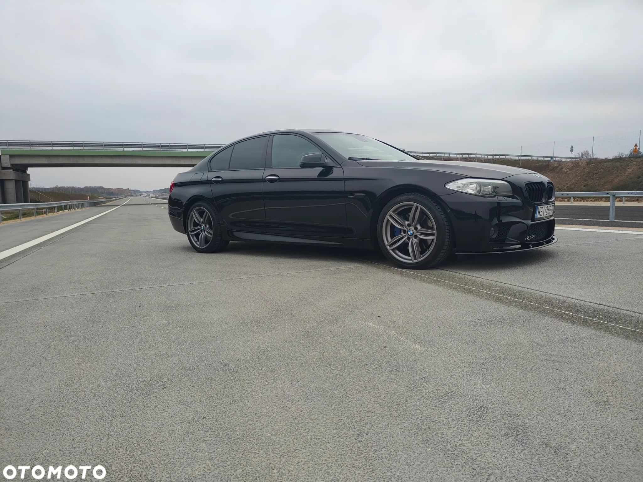 BMW Seria 5 550i xDrive Sport-Aut - 9