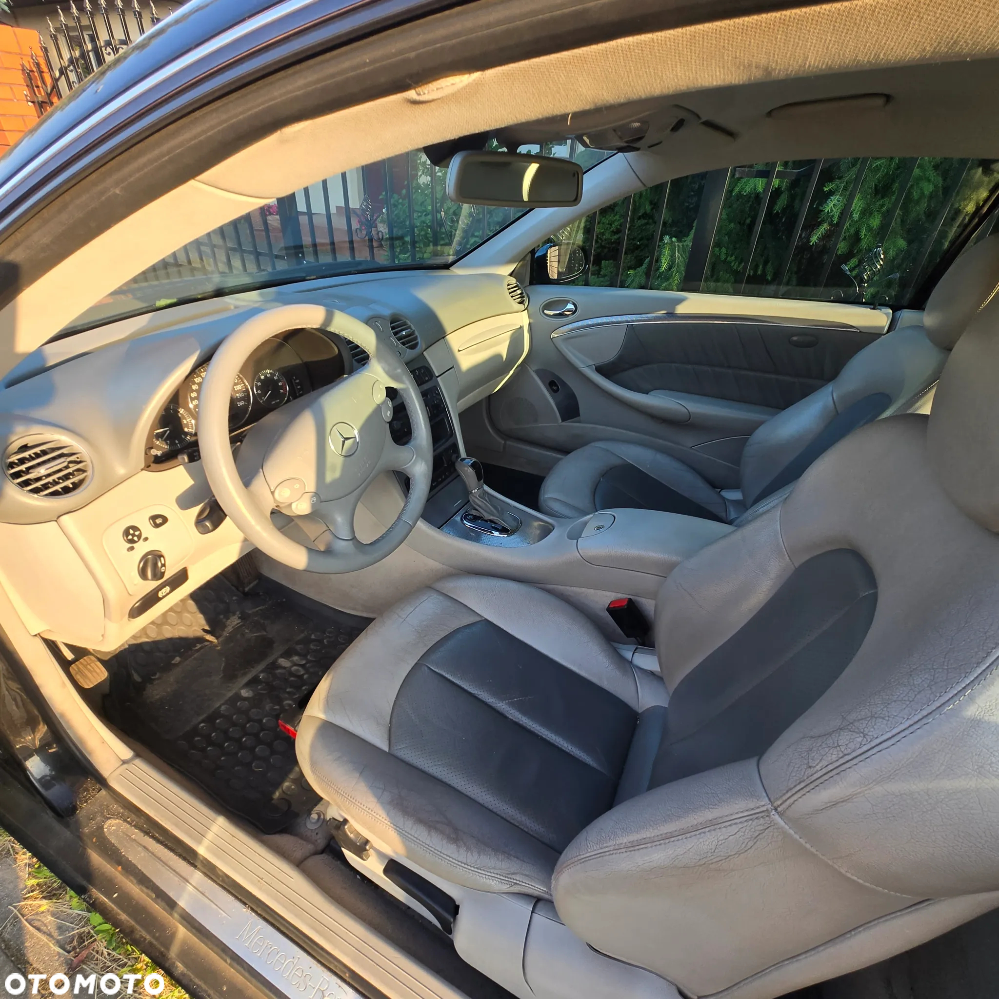 Mercedes-Benz CLK - 21
