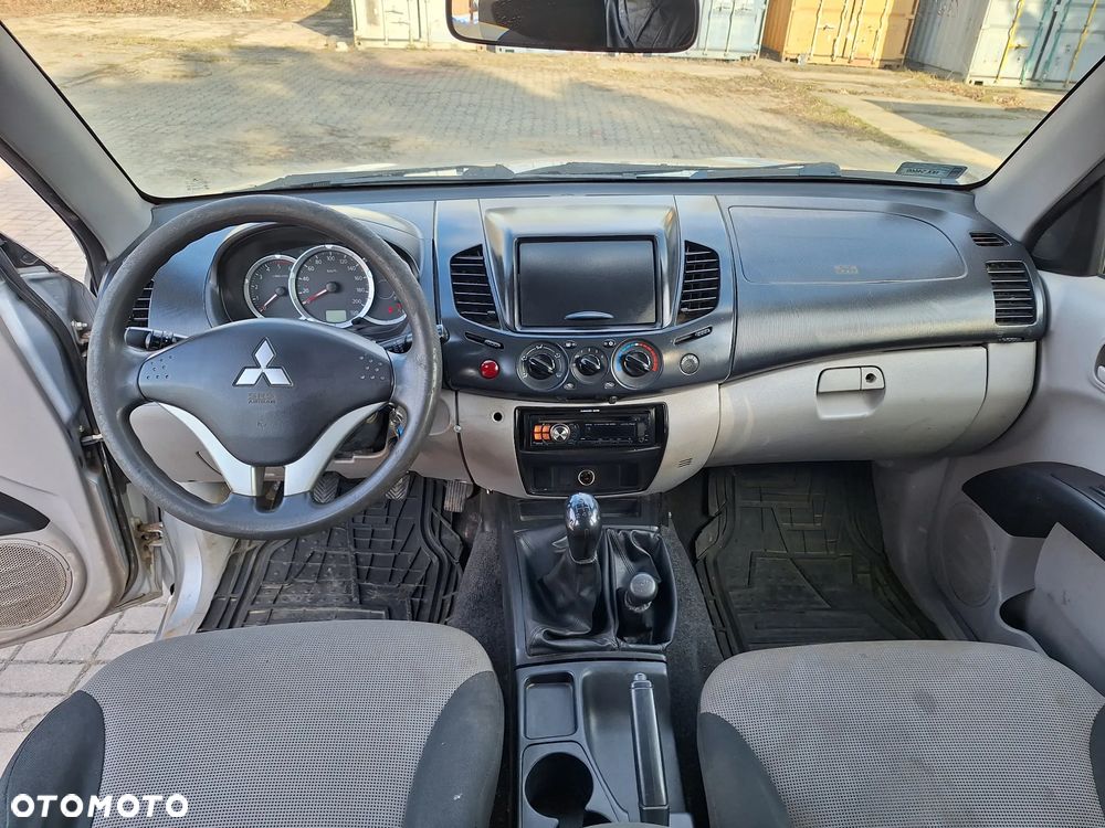 Mitsubishi L200 - 12