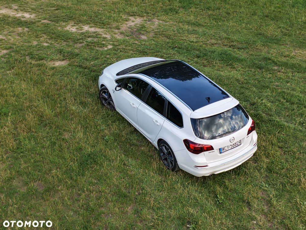 Opel Astra 2.0 CDTI Cosmo - 26