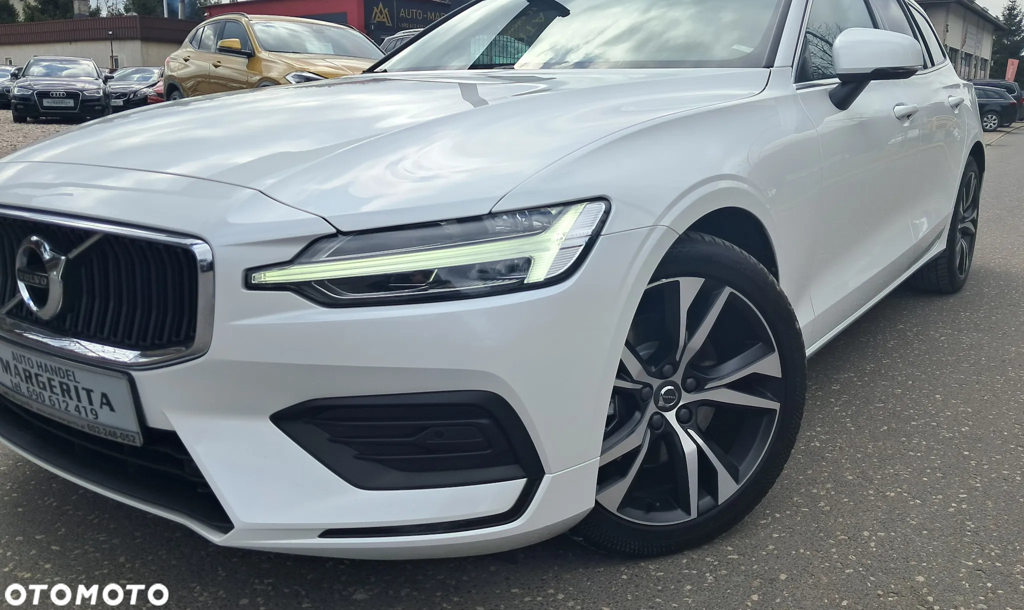 Volvo V60 B4 D Geartronic Momentum - 32