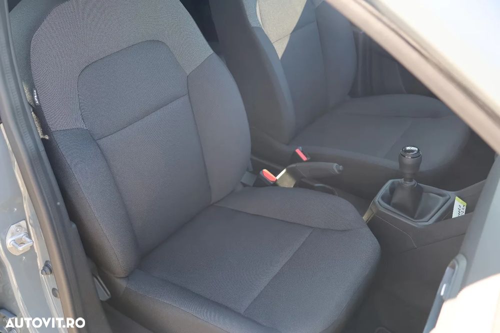 Dacia Sandero SCe 65 Essential - 11