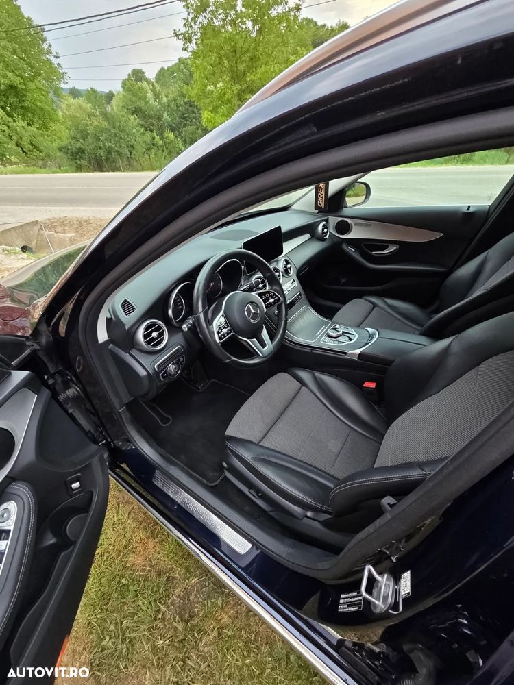 Mercedes-Benz C - 12